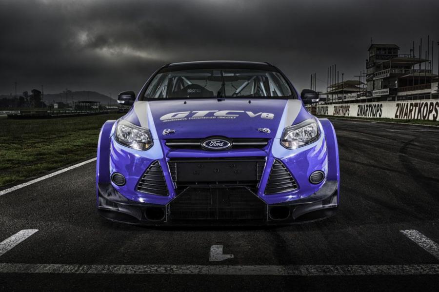  Ford Focus Sedan GTC V8 2014 года  (фото 2 из 5)